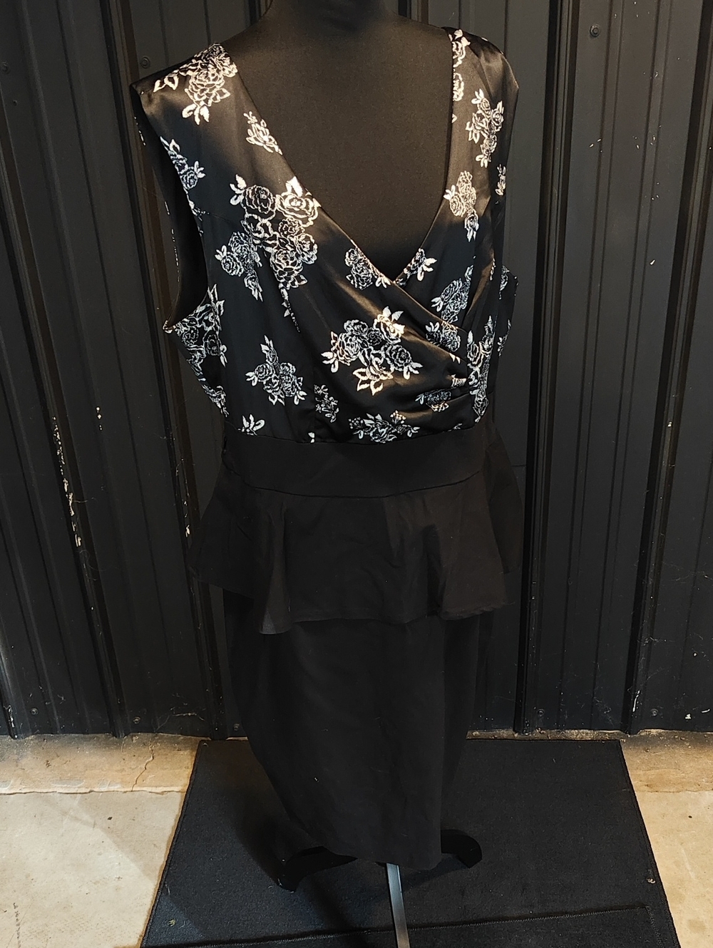 torrid Black and White Floral Midi Dress